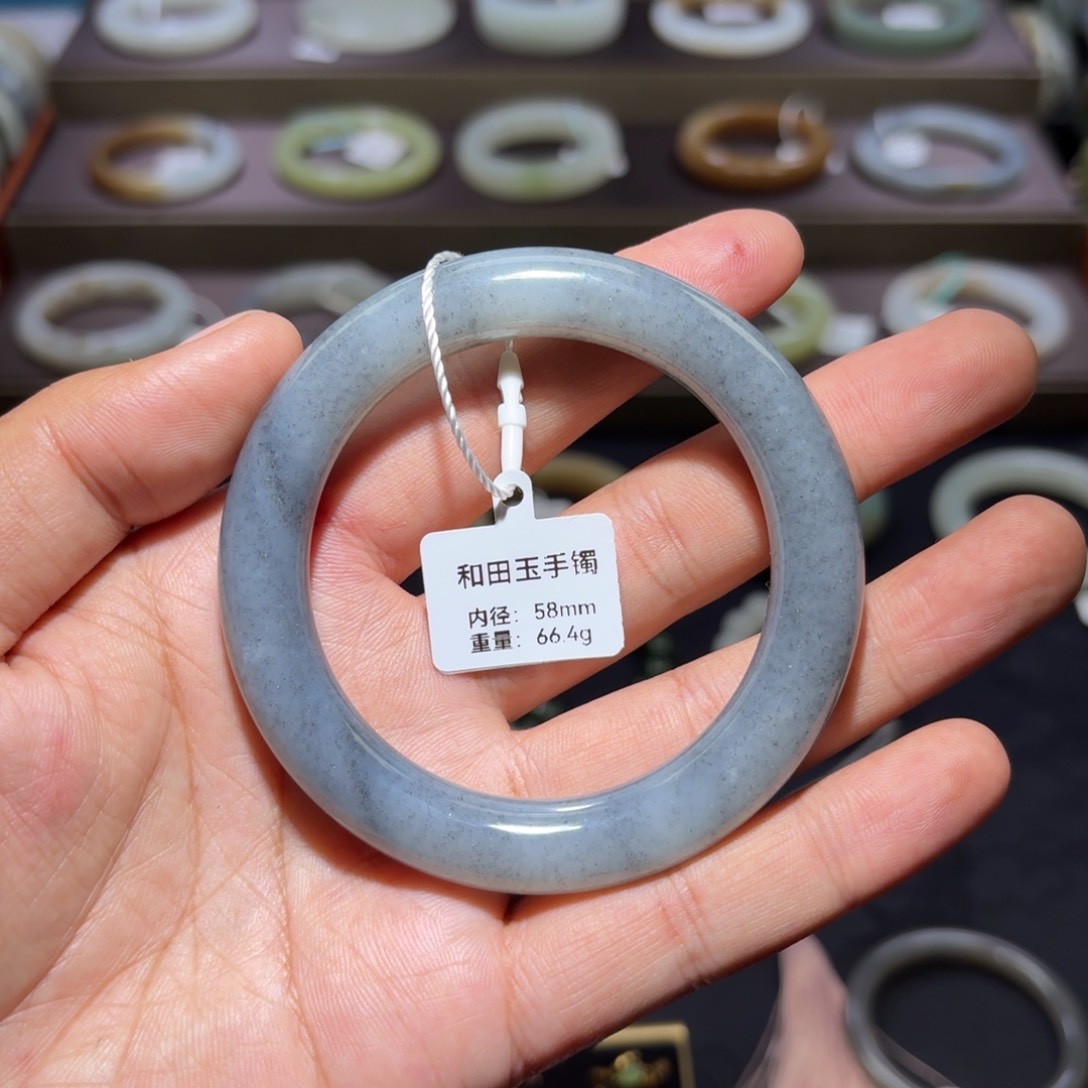 和田玉手镯未镶嵌58mm