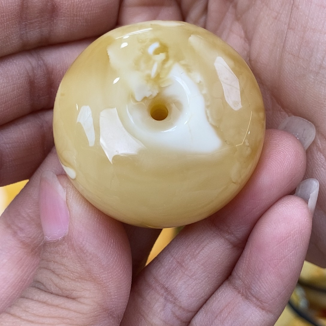 未镶嵌琥珀裸石吊坠