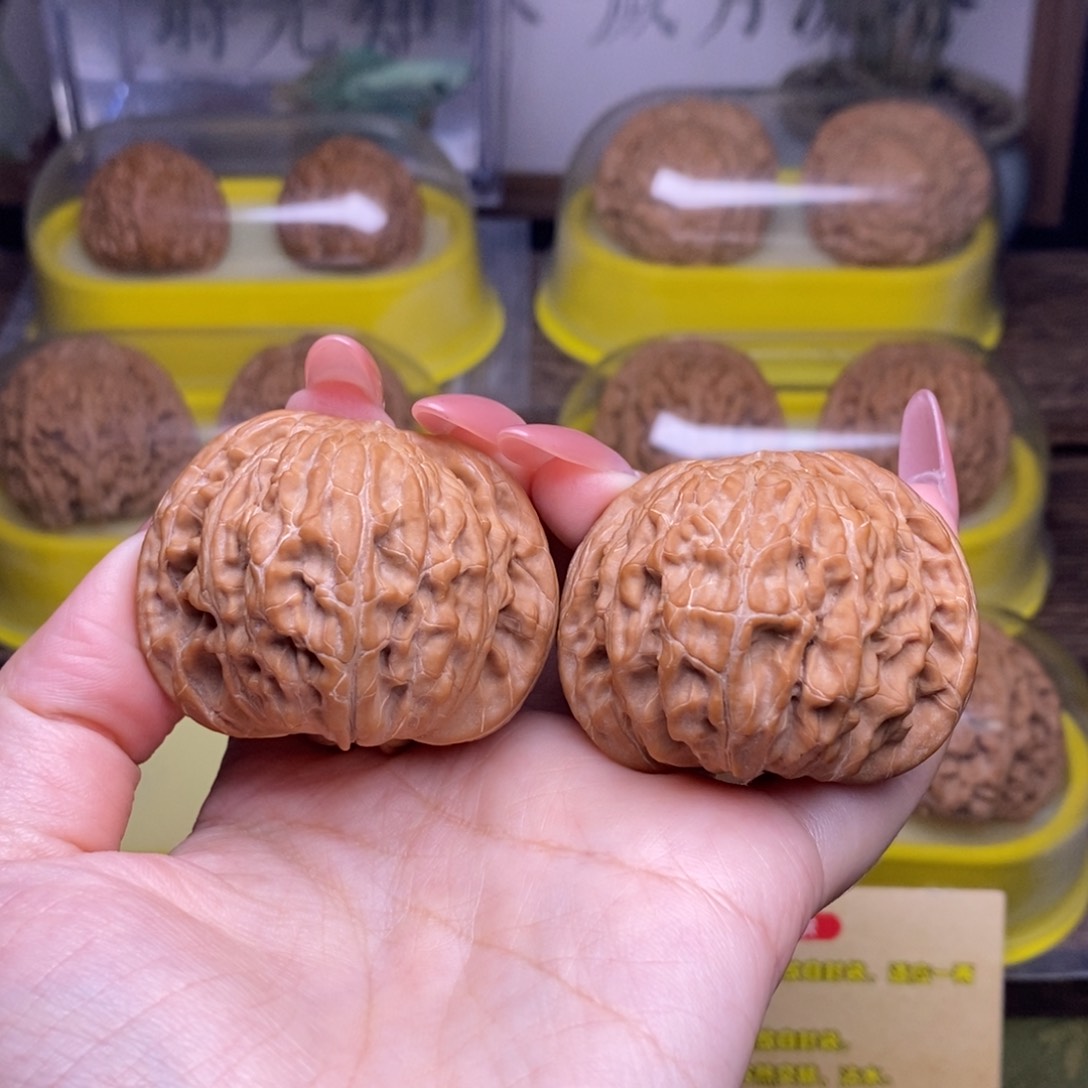 文玩核桃吊坠?*全品45尺山地磨盘红皮