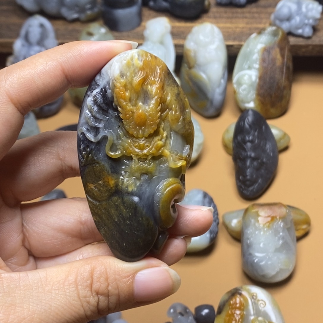 颈饰未镶嵌和田玉