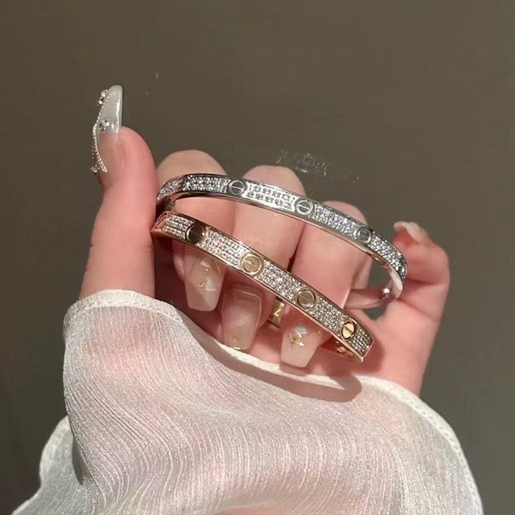 经典LOVE满天星手倬丝巾