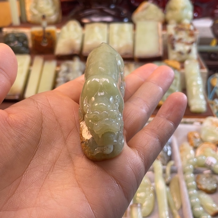 岫岩河磨玉（透闪石质玉）未镶嵌颈饰