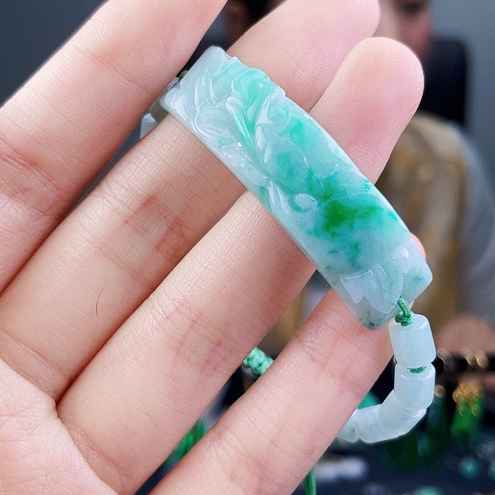 翡翠手镯未镶嵌饰品