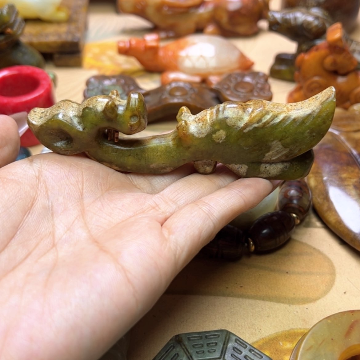 【闪购商品】蛇纹石玉颈饰未镶嵌