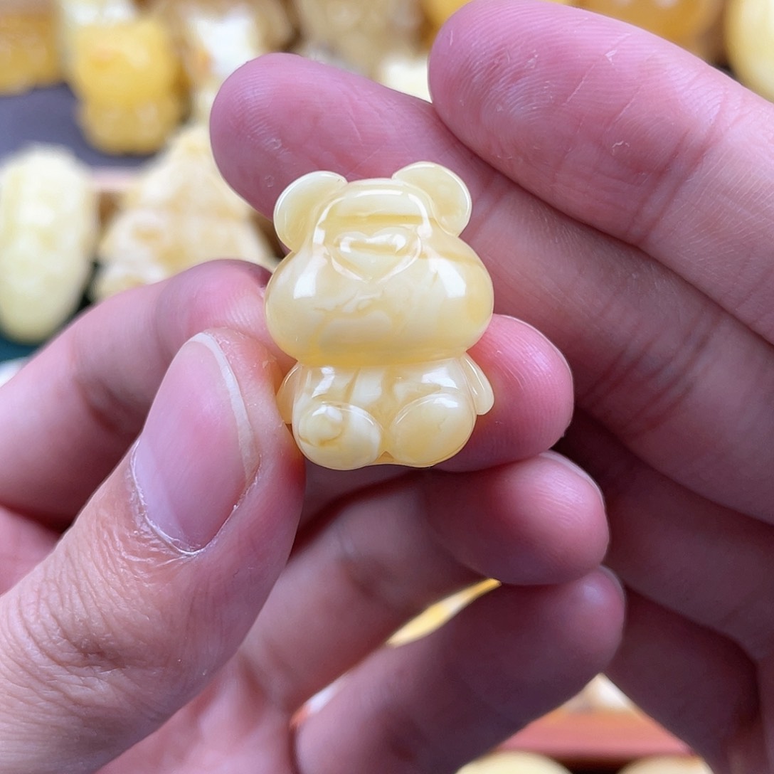 琥珀裸石未镶嵌✈蜜蜡