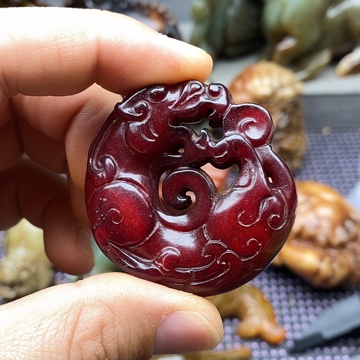 未镶嵌蛇纹石玉颈饰