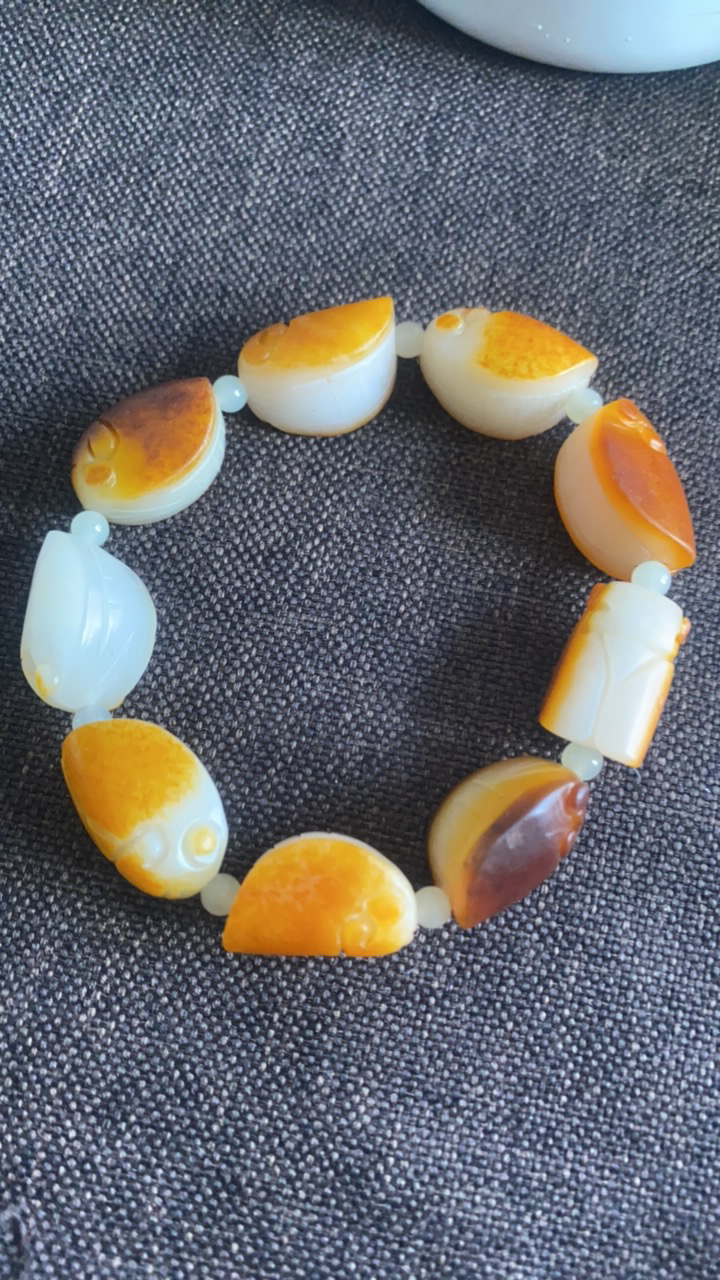 新疆和田玉知了窜