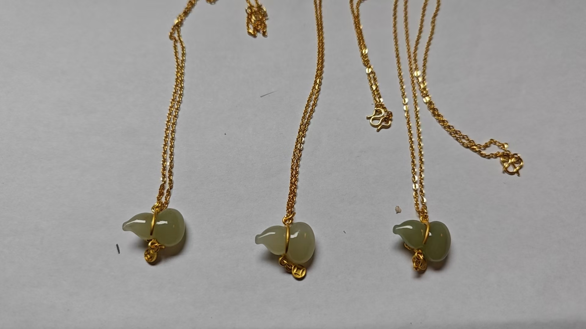 和田玉吊坠19*13*8mm左右多样性发其一C-859