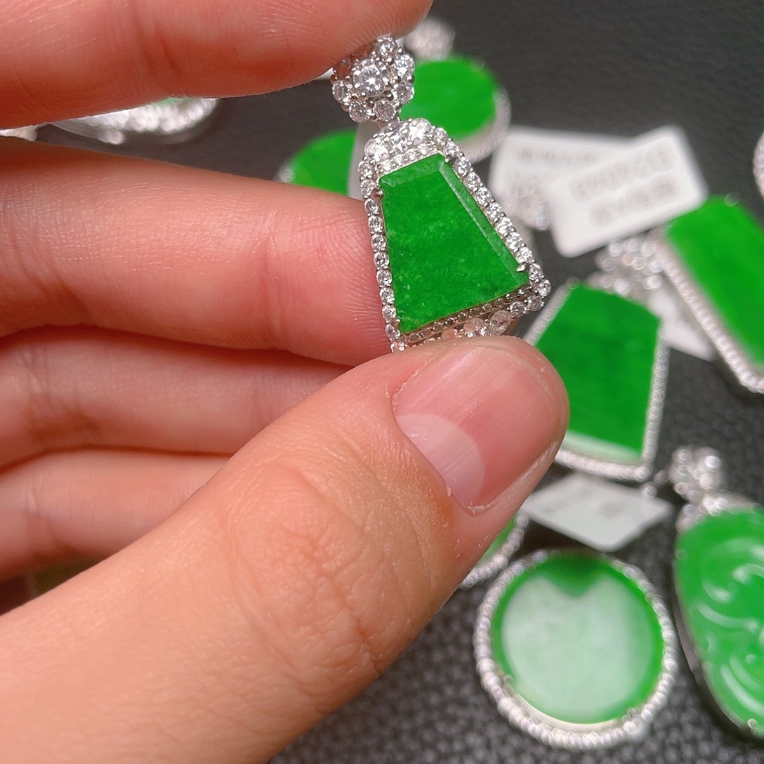 【闪购商品】翡翠吊坠(不含链)银S925镶嵌