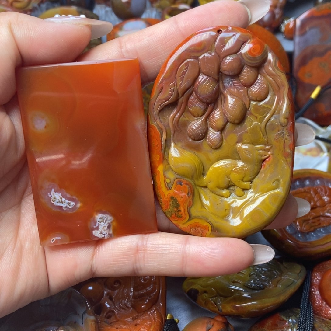 玛瑙/玉髓未镶嵌颈饰战国红