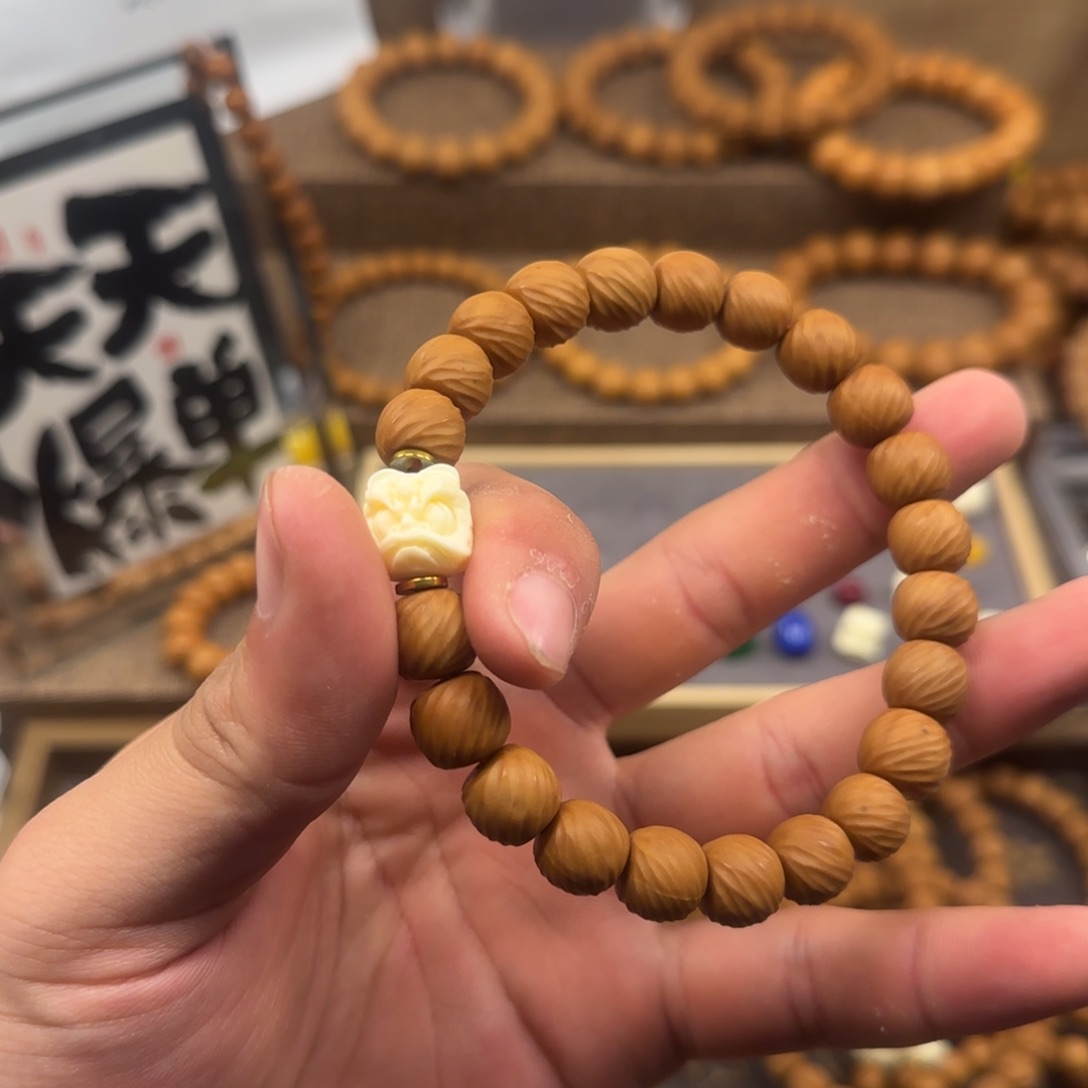 七***七猴头核桃手串这种天气