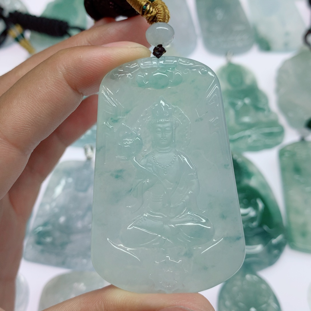 一***宾颈饰未镶嵌翡翠大势至