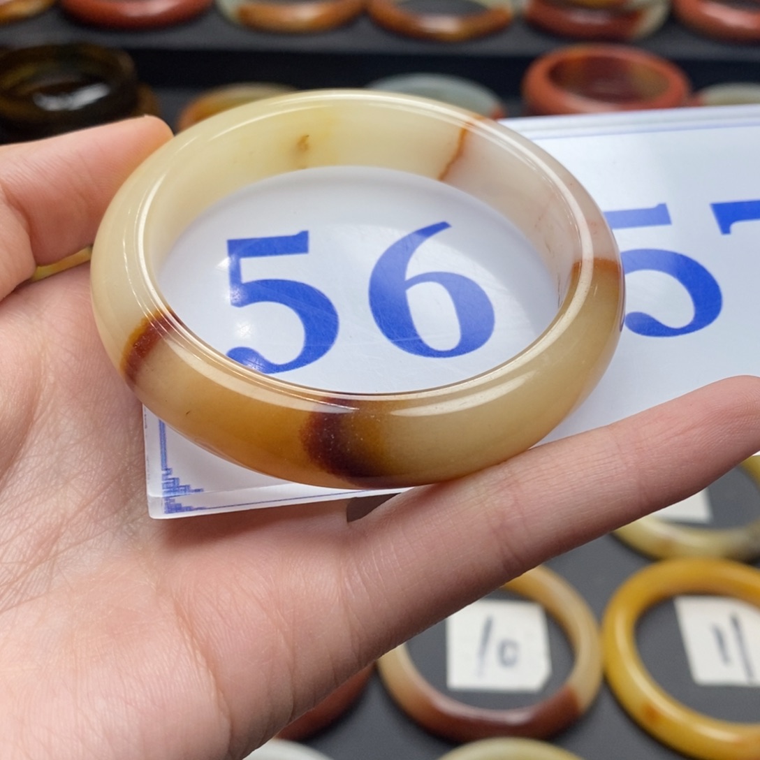 石英质玉（黄龙玉）手镯未镶嵌