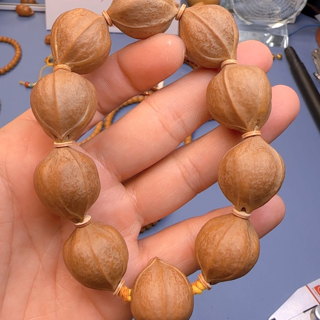 橄榄核手串橄榄核铁核素串尺寸2.1×2.6特价