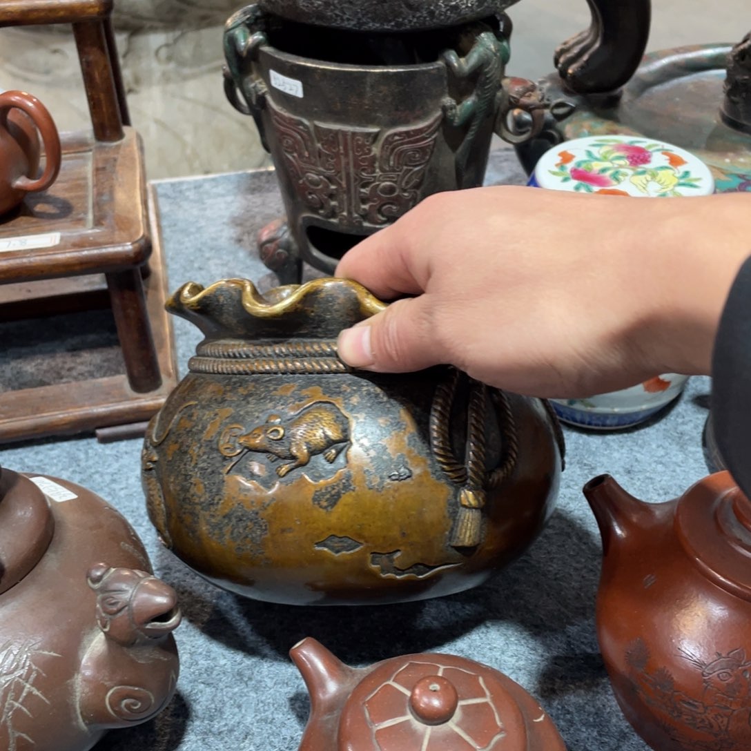 吴***肉铜一个人的时候就会想