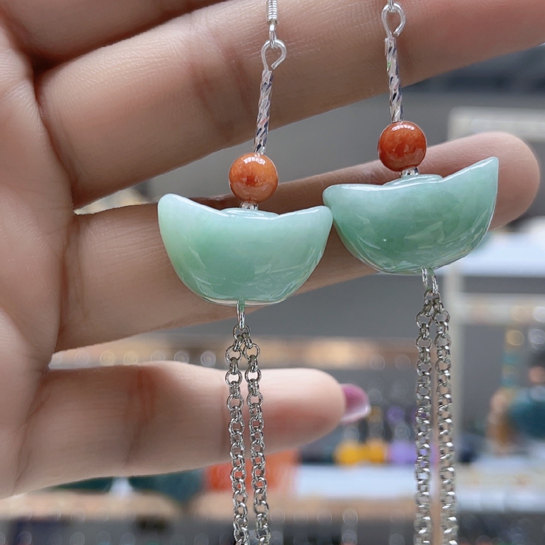 翡翠未镶嵌颈饰耳环