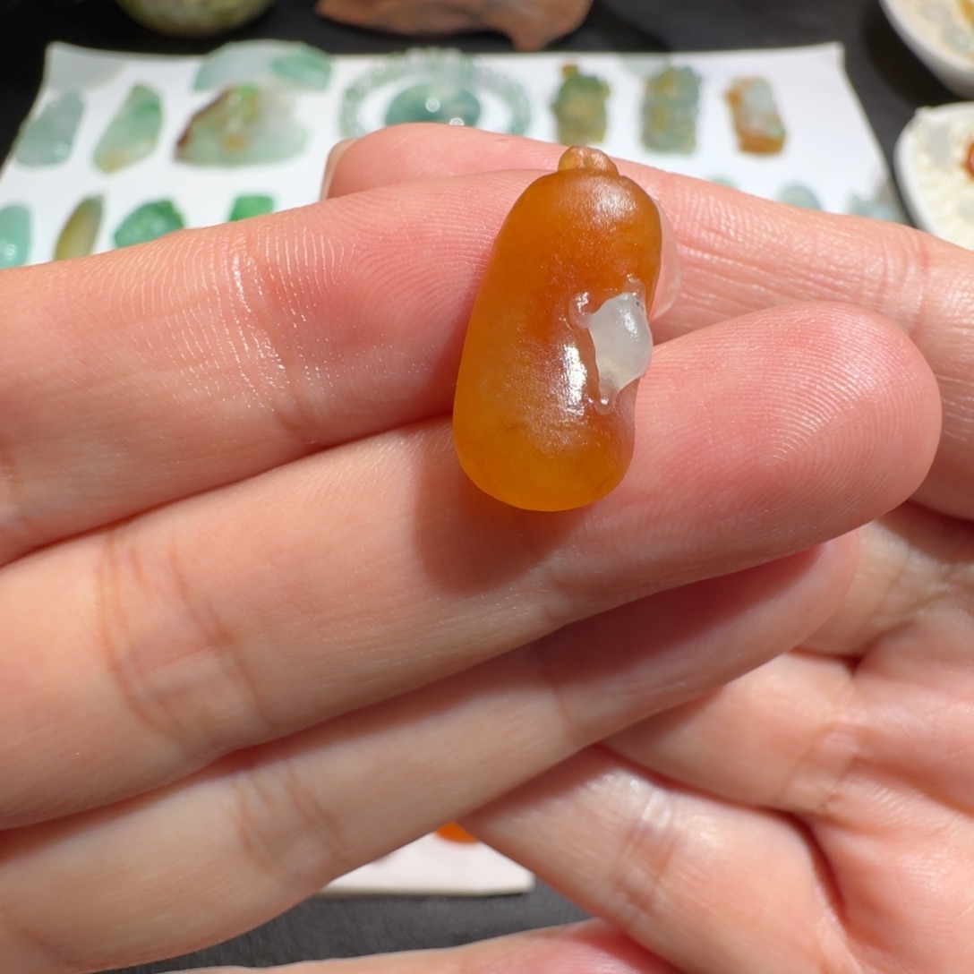 定制翡翠未镶嵌红翡福瓜