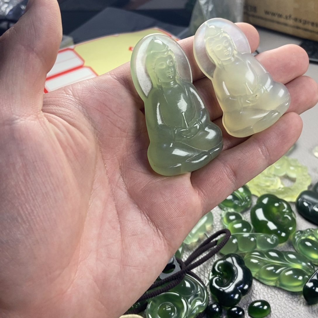 【闪购商品】蛇纹石玉岫玉未镶嵌道****堂