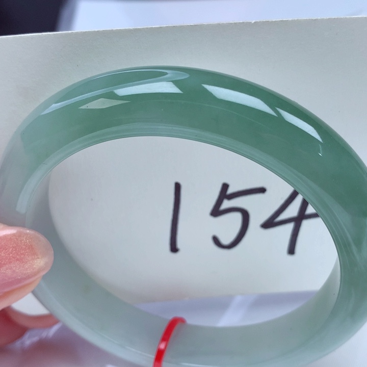 翡翠手镯未镶嵌翡翠