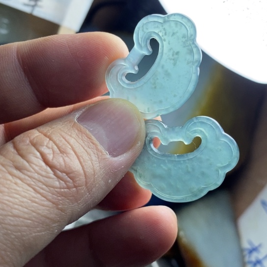 翡翠颈饰未镶嵌平安锁