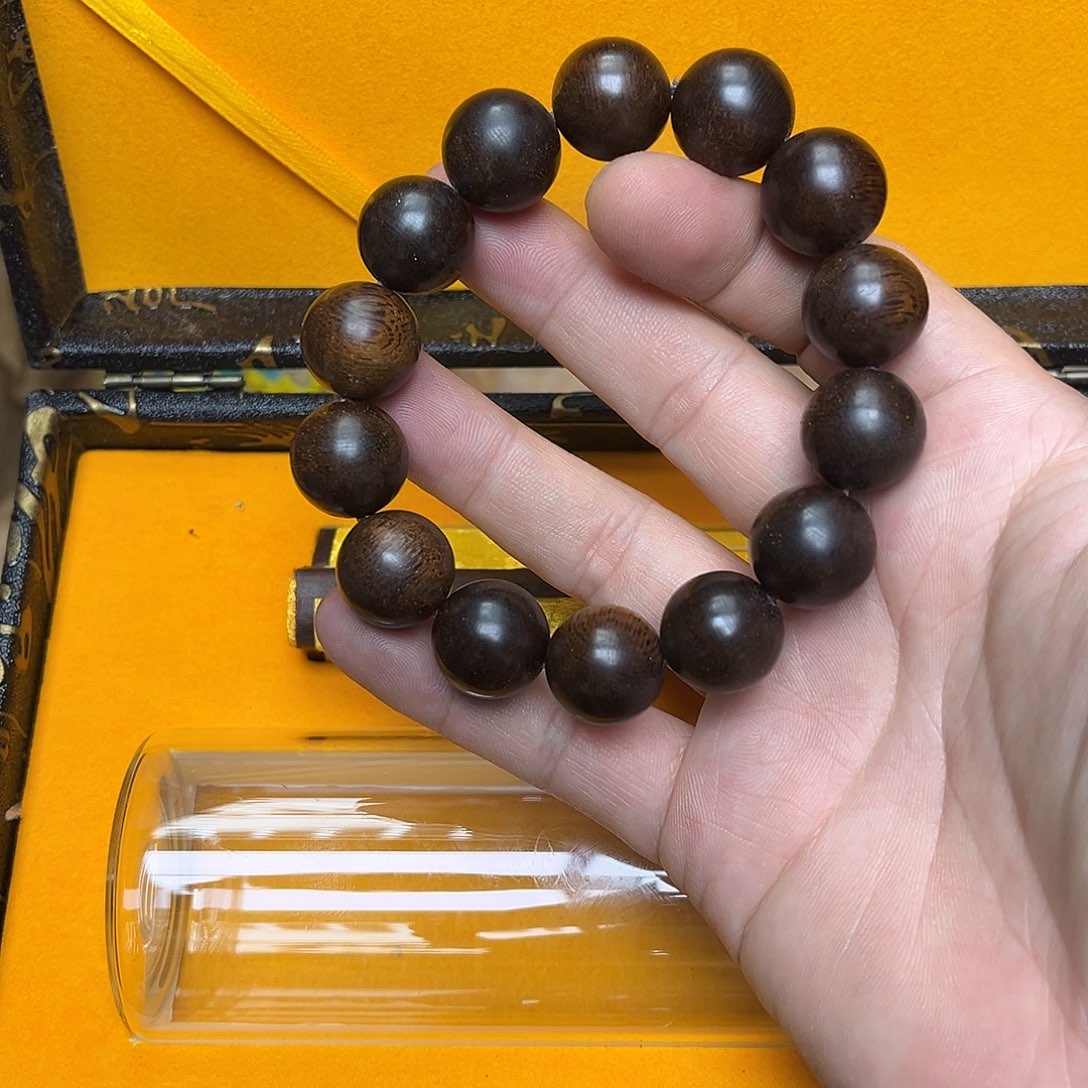 大叶紫檀（黑酸枝木类）