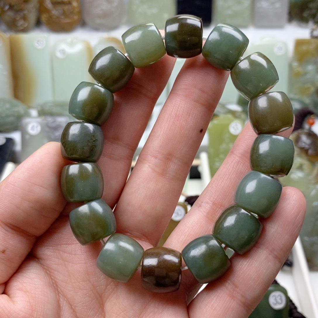 和田玉（糖玉）颈饰未镶嵌