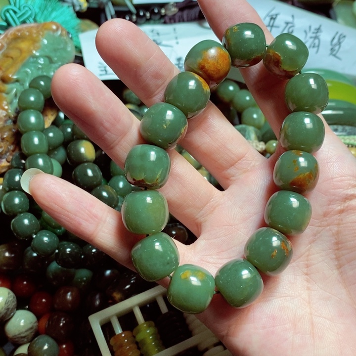 岫岩河磨玉（透闪石质玉）手链未镶嵌