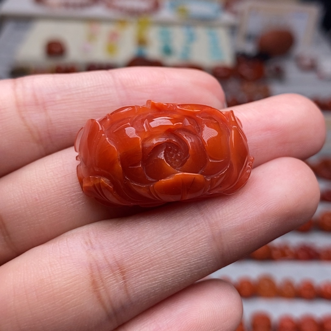 南红玛瑙配饰未镶嵌小矿点