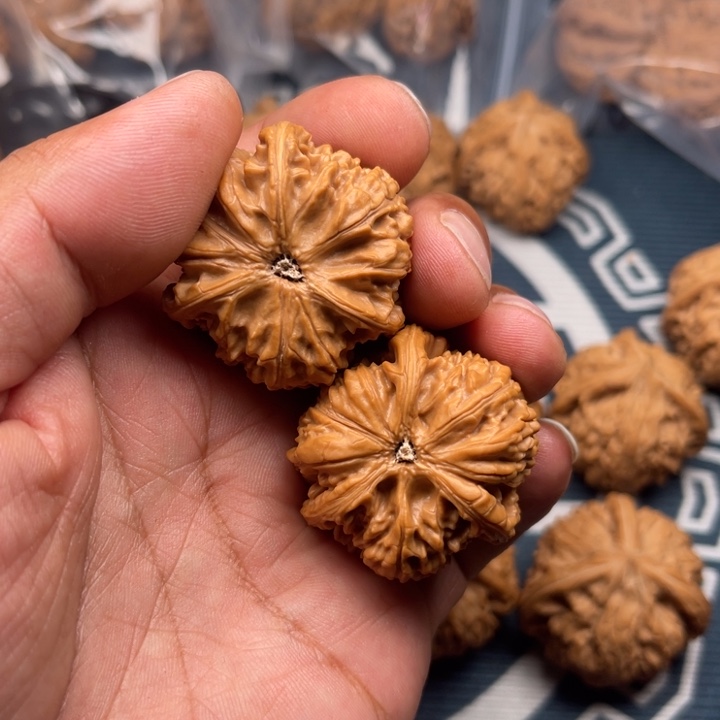 文玩核桃吊坠漱**旅三棱