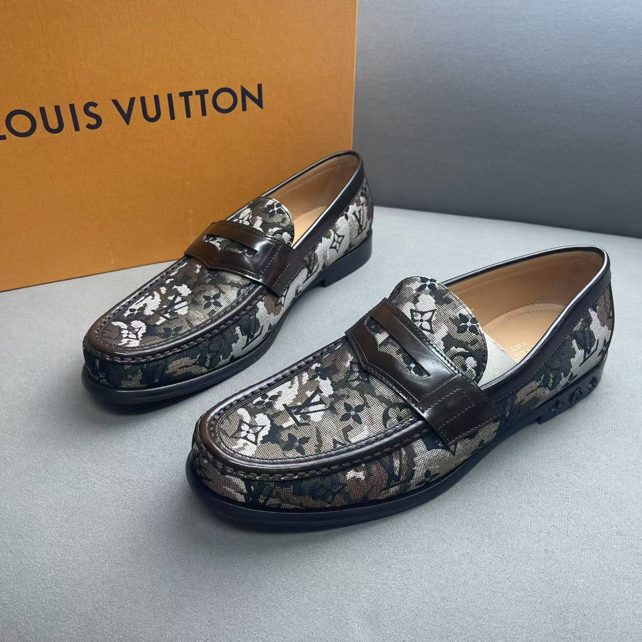 未使用 LouisVuitton/路易威登 棕色老花皮鞋 多尺码/全新摆放