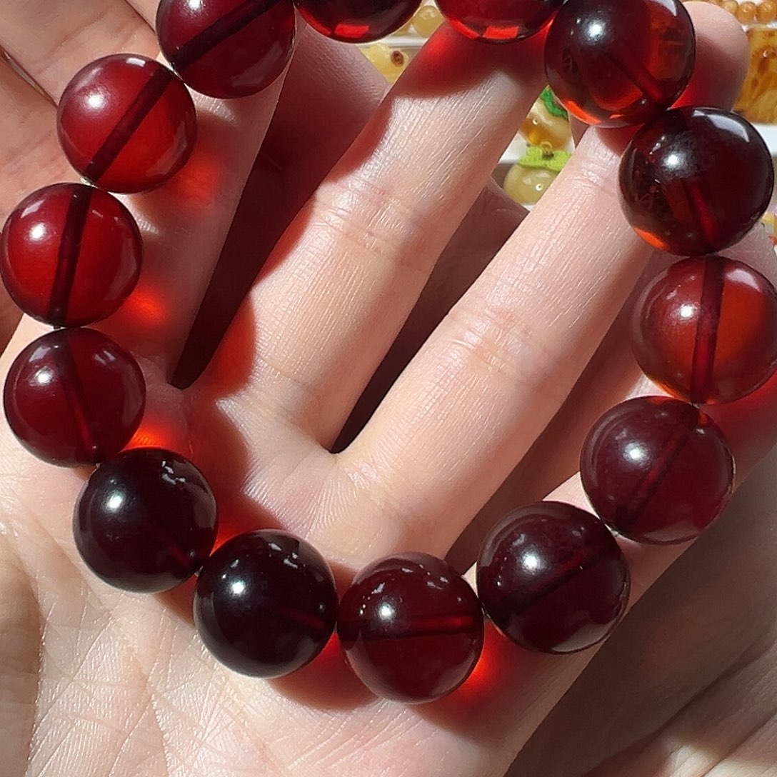 A***y琥珀未镶嵌裸石血珀手串