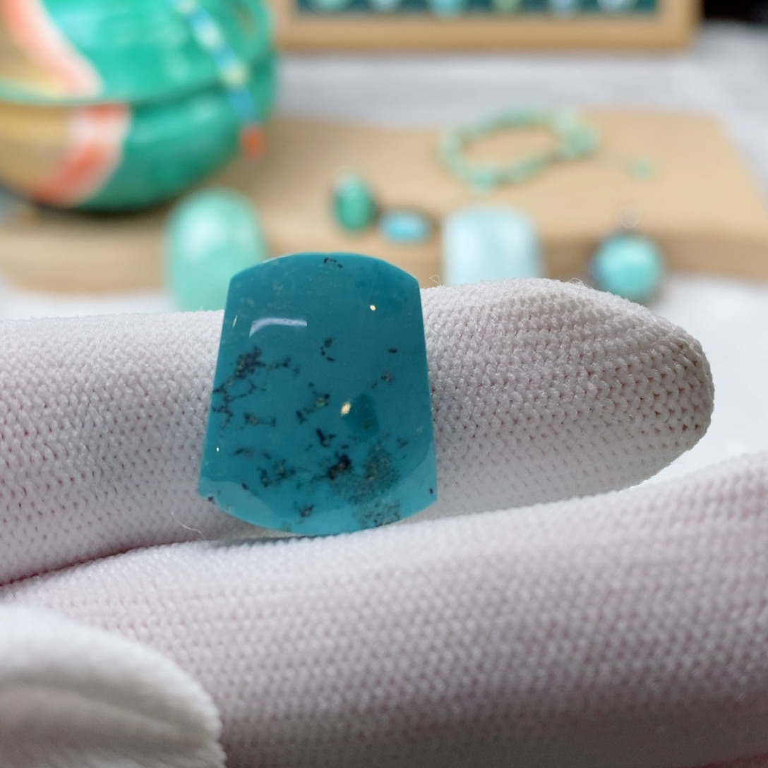 绿松石颈饰未镶嵌