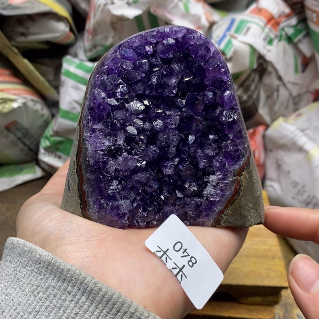 紫晶乌拉圭未镶嵌