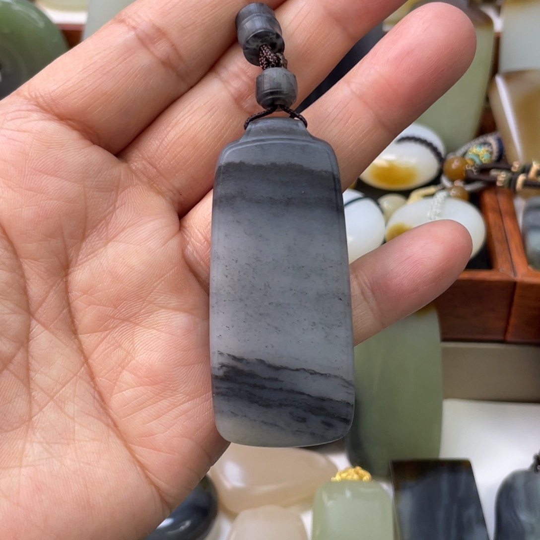 和田玉颈饰未镶嵌