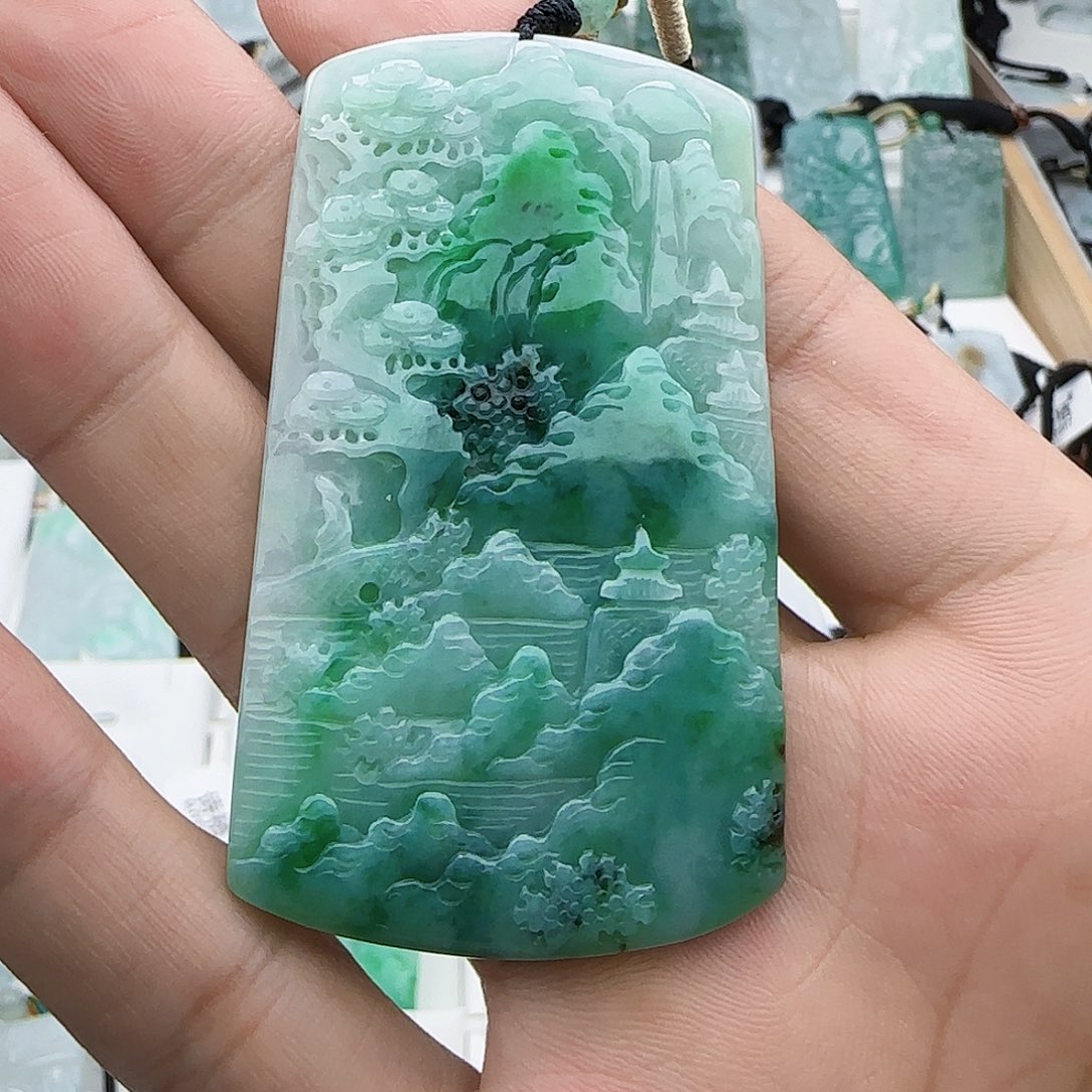 翡翠未镶嵌颈饰翡翠