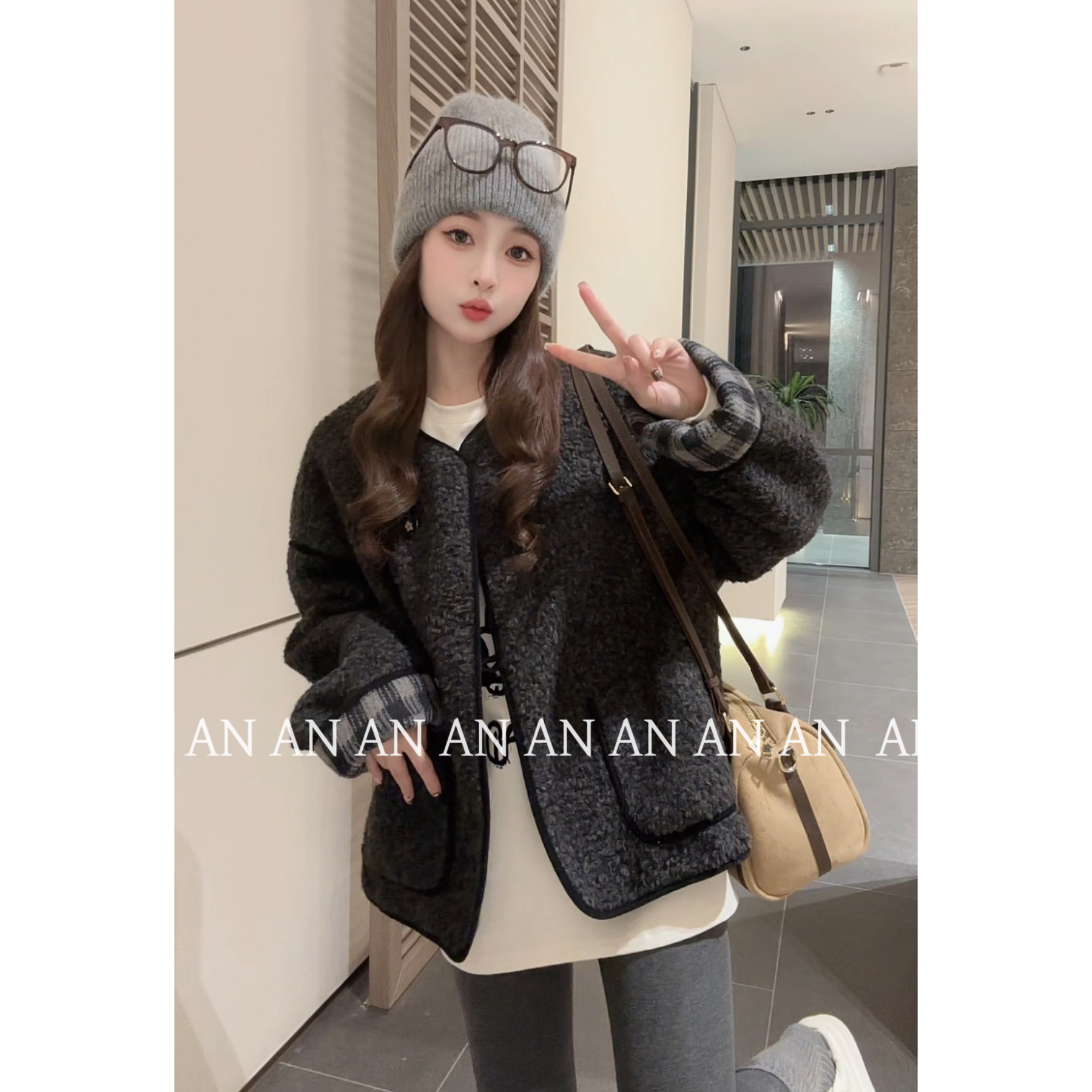 C10126冬季新款轻奢小香风宽松保暖口袋格子两面穿外套