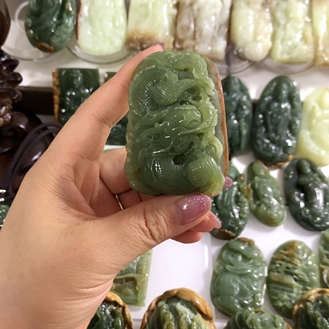 和田玉吊坠未镶嵌