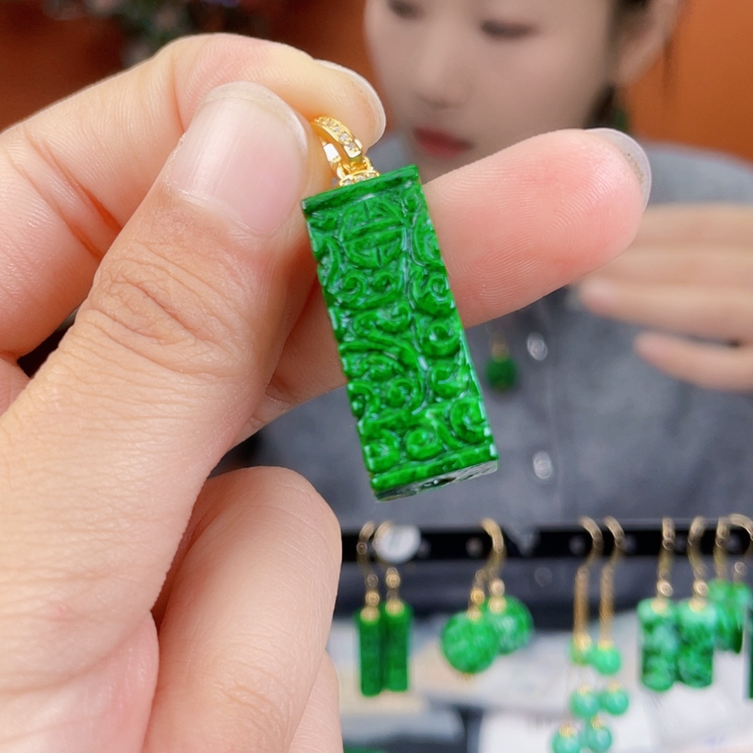 翡翠未镶嵌耳饰饰品