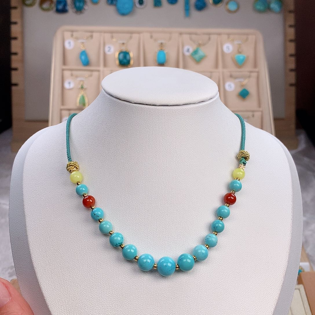 绿松石颈饰未镶嵌