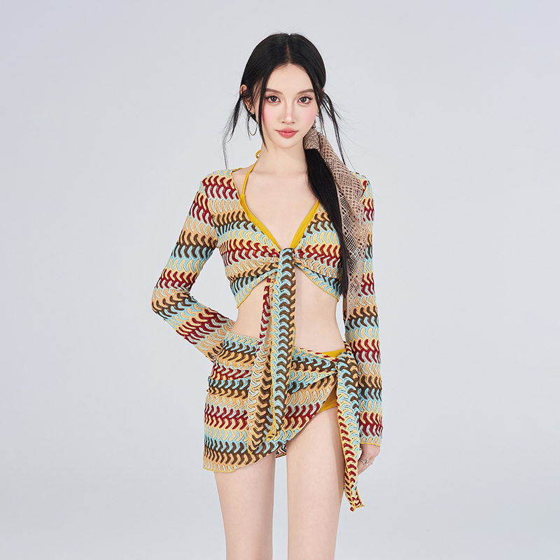 高级感绝美分体比基尼泳衣泡温泉度假必备四件套条纹2026新款泳装