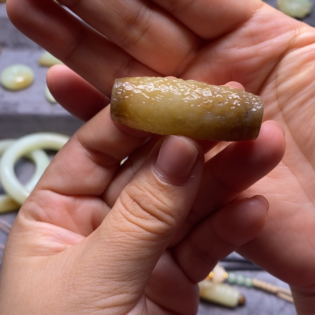 溪***.和田玉（糖玉）未镶嵌颈饰