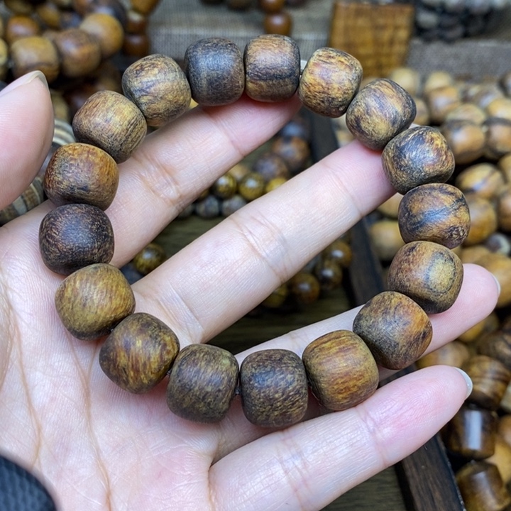 手串贡木12/13红油麻丝