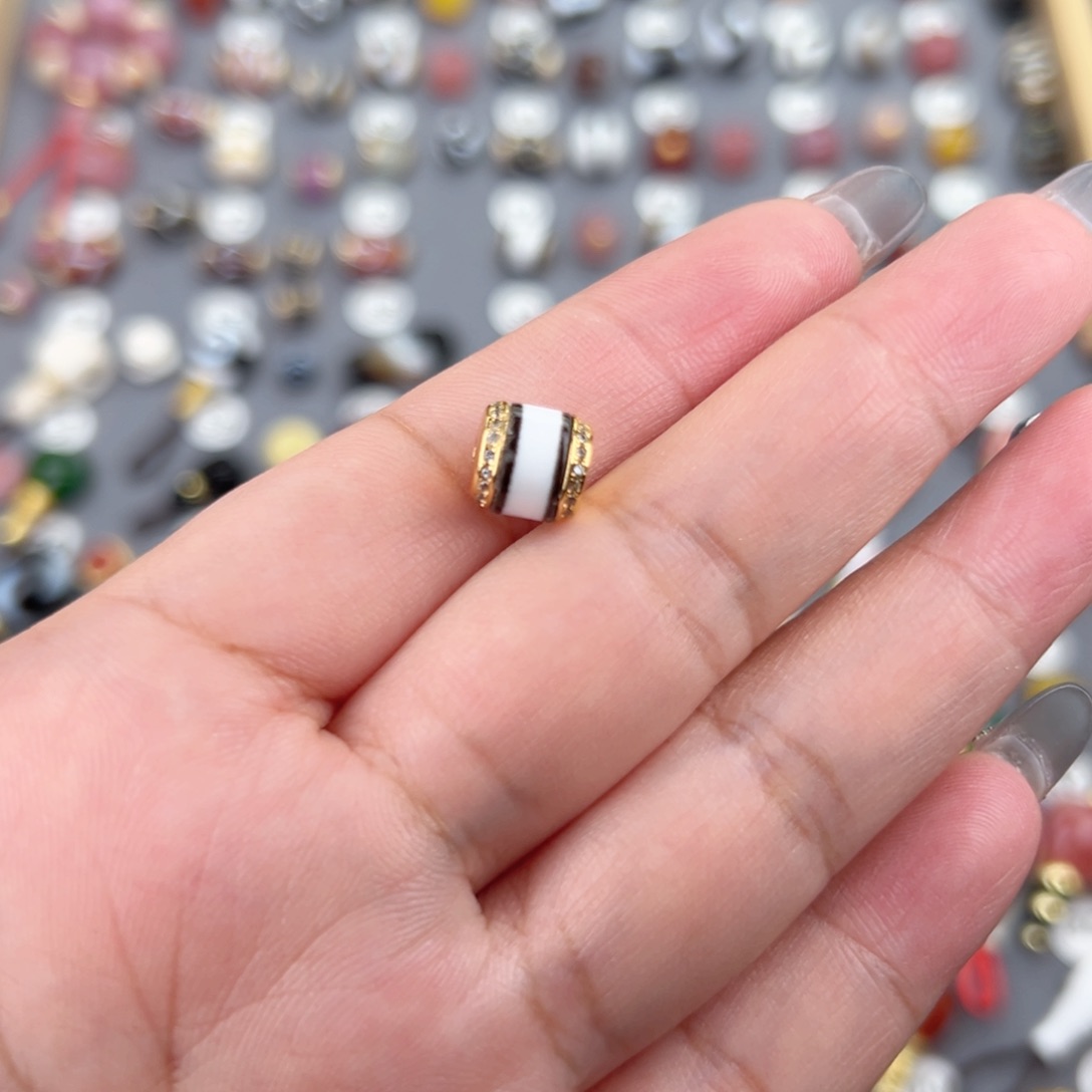 玛瑙/玉髓饰品未镶嵌白*生