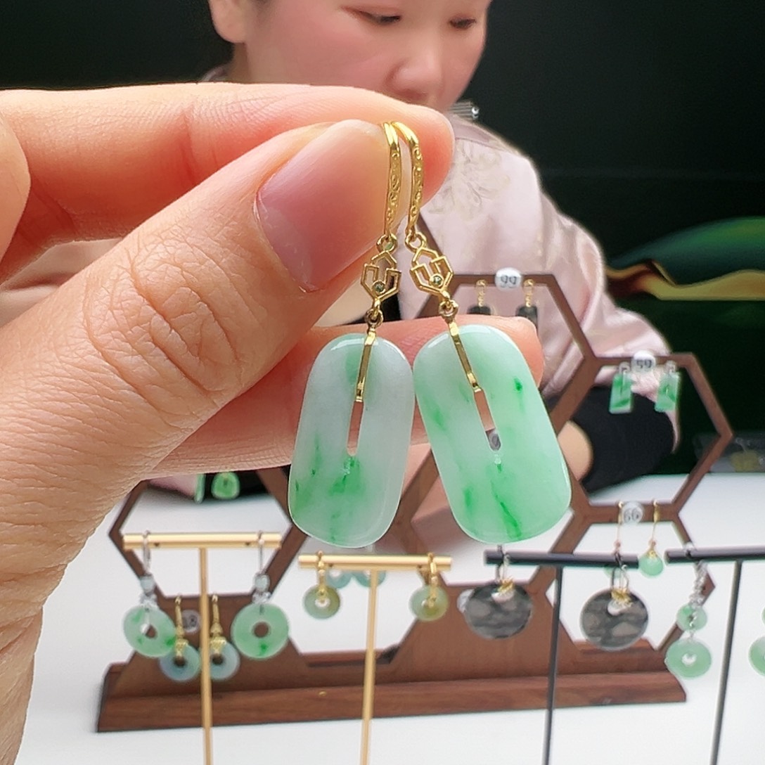 翡翠耳饰18K金镶嵌天然翡翠