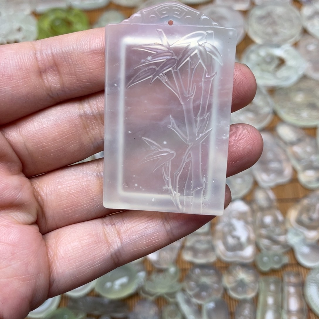 未镶嵌蛇纹石玉颈饰