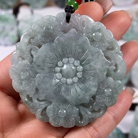 翡翠颈饰未镶嵌花开富贵福利