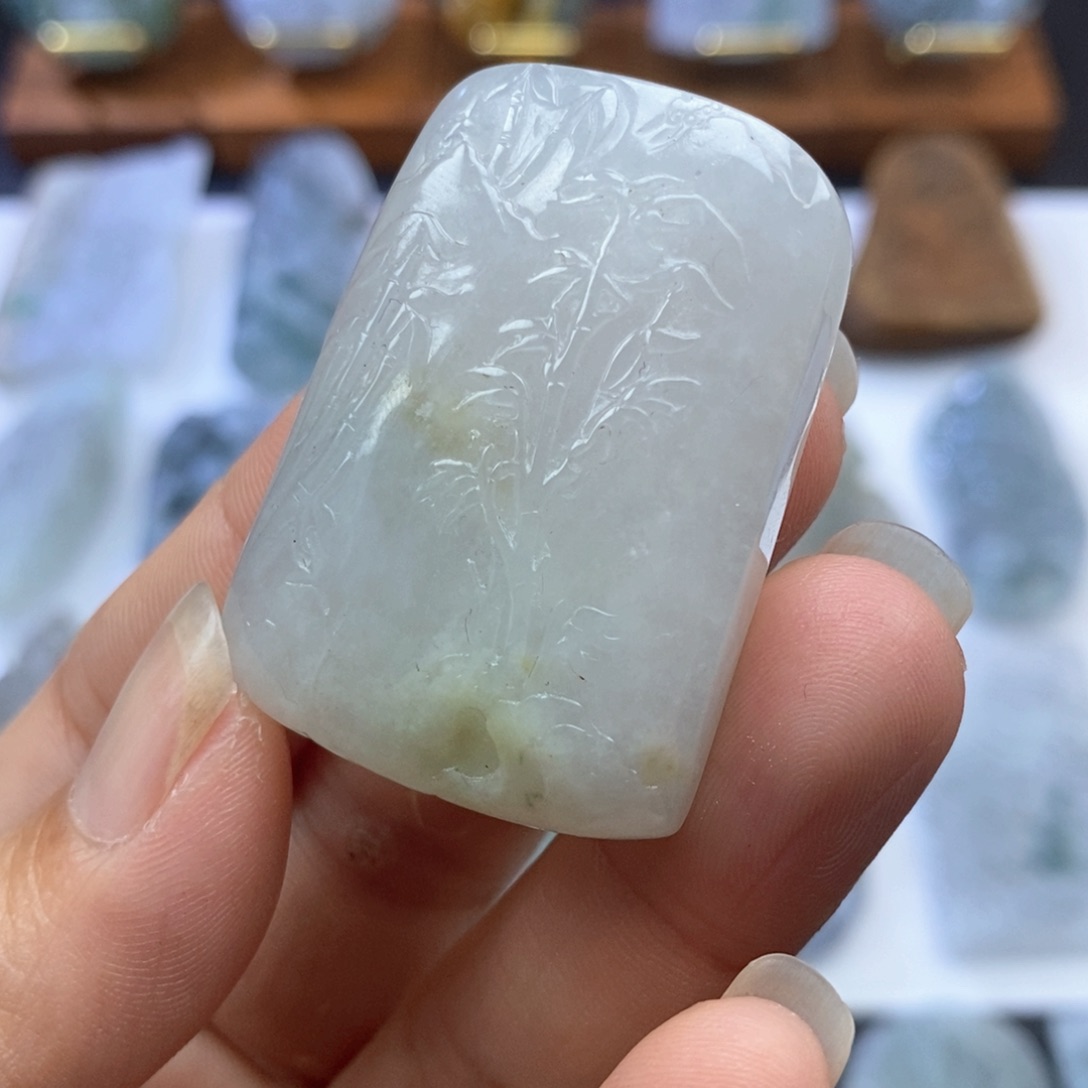 定制翡翠未镶嵌山水