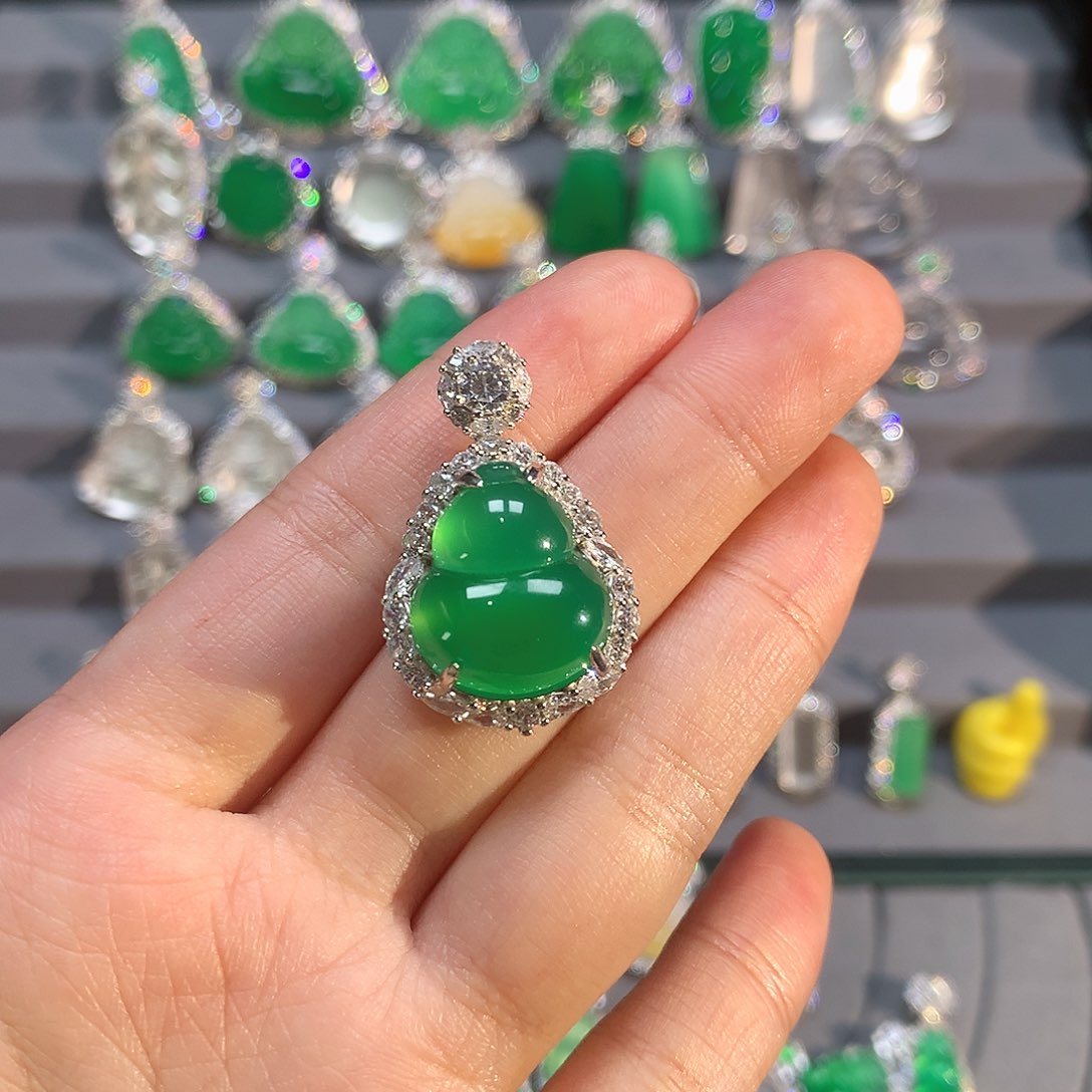 玛瑙/玉髓颈饰银S925镶嵌凤**丛