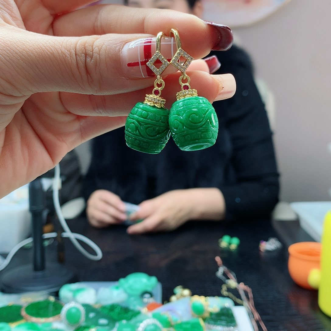 【闪购商品】翡翠耳饰未镶嵌，