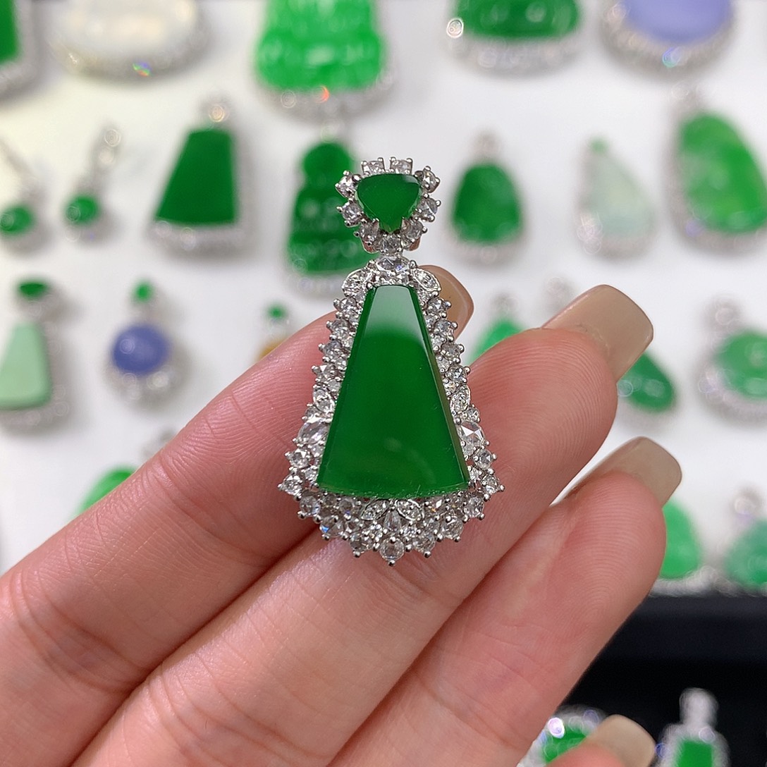 翡翠颈饰18K金镶嵌1111121